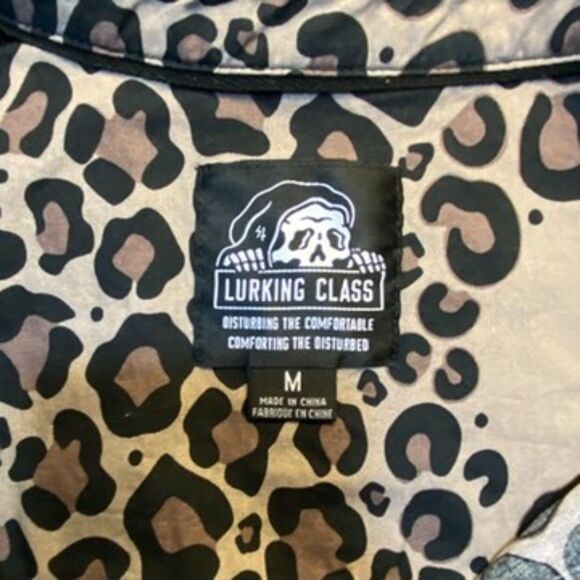 Lurking Class Leopard Print Button-Up Shirt size M - Picture 6 of 8